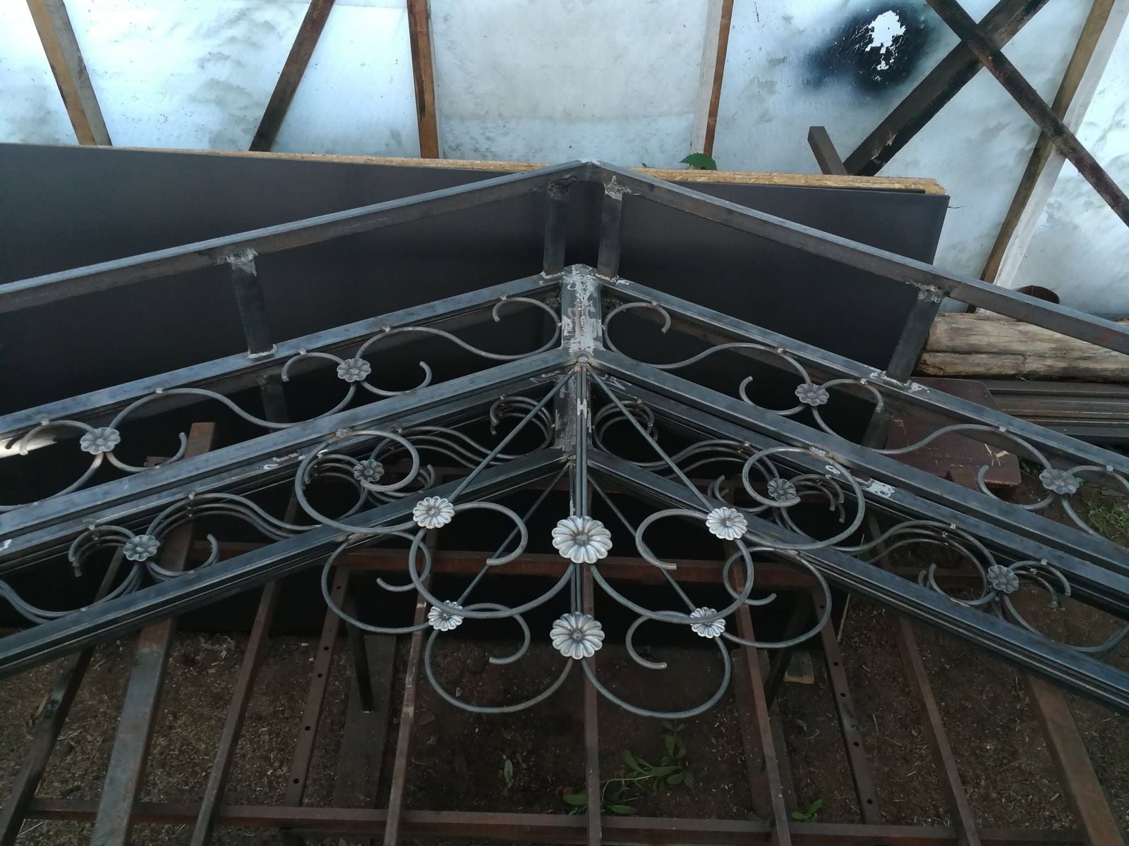 Paviljon ja metallkonstruktsioon