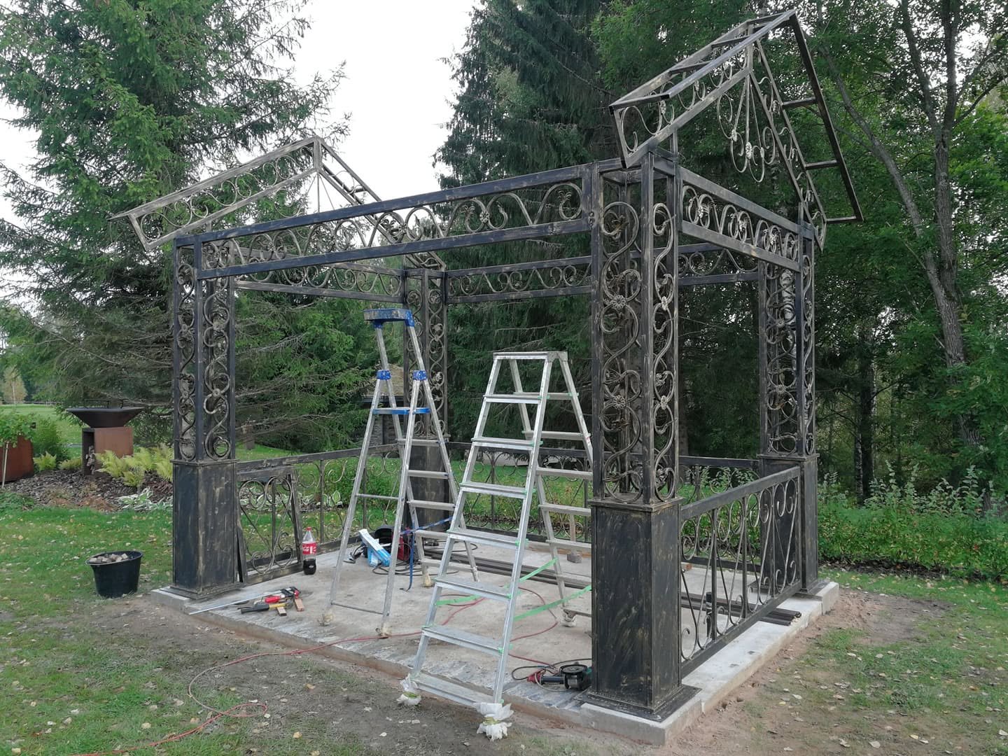Paviljon ja metallkonstruktsioon